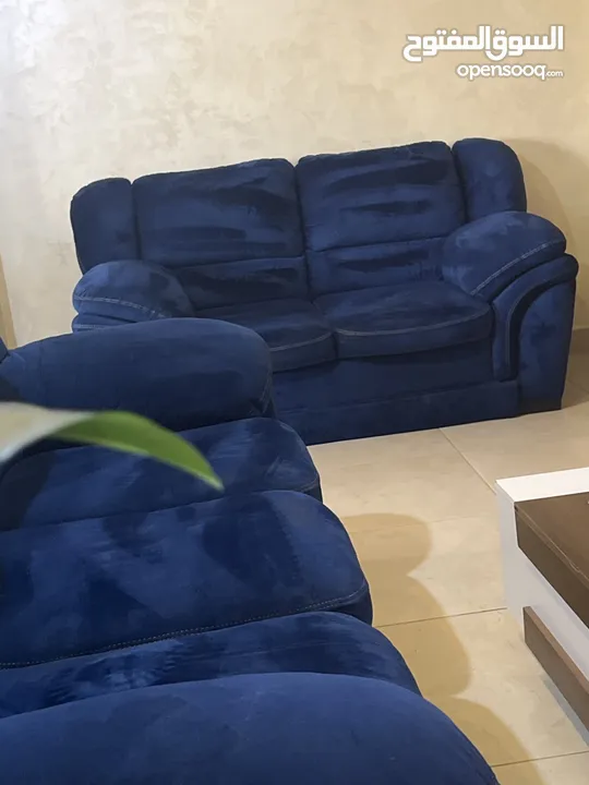 كنبايات بحاله جيدة للبيع