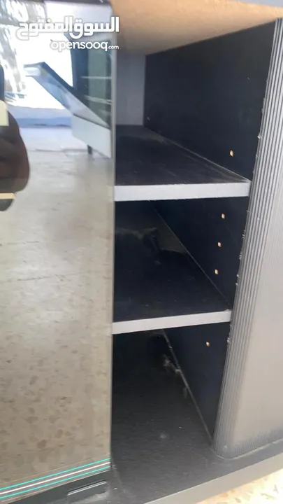 طاولة تلفزيون حاله ممتازه جديده