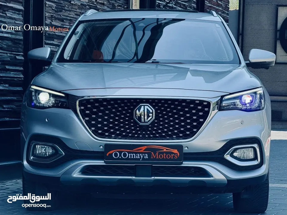الغرفة الحمراء المميزة  MG EHS Luxury Plug-in Hybrid