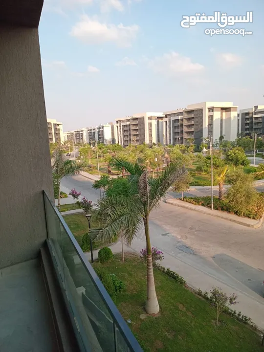 شقه ايجار فرش فندقي في مدينتي كمبوند بريفادو  84م بسعر مميز  0Apartment for rent with hotel furnitur