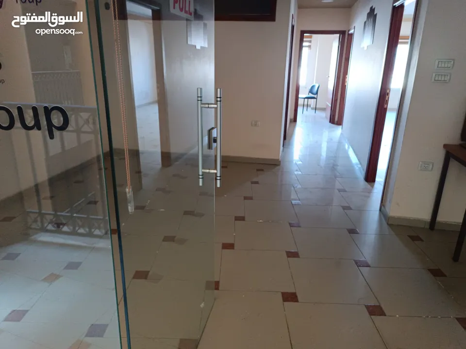 مكتب جاهز اللايجار بحالة ممتازة