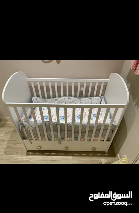Baby and toddler crib