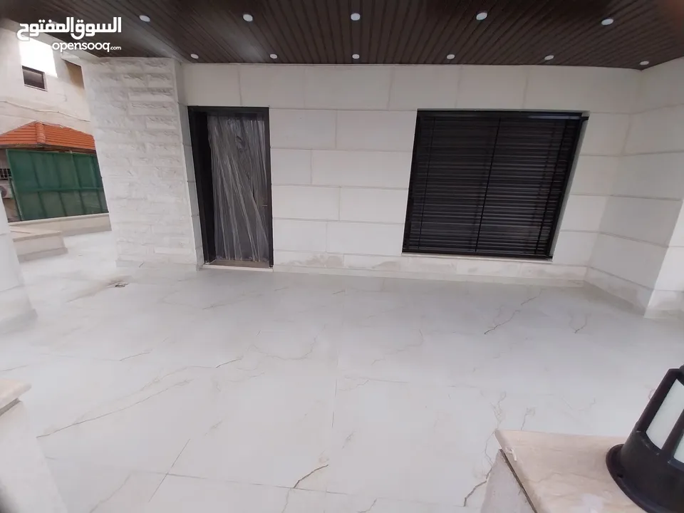 الرابية 200م وتراسات 150م