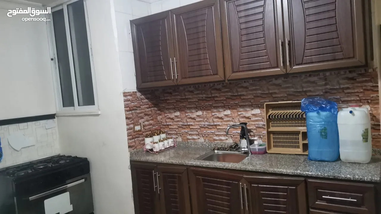 بيت طابق اول