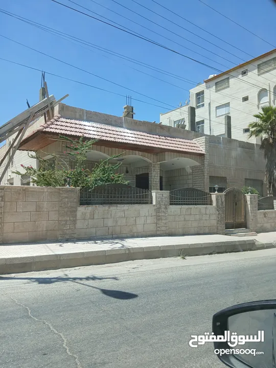 قرميد بحالة جيدة للبيع 10 متر
