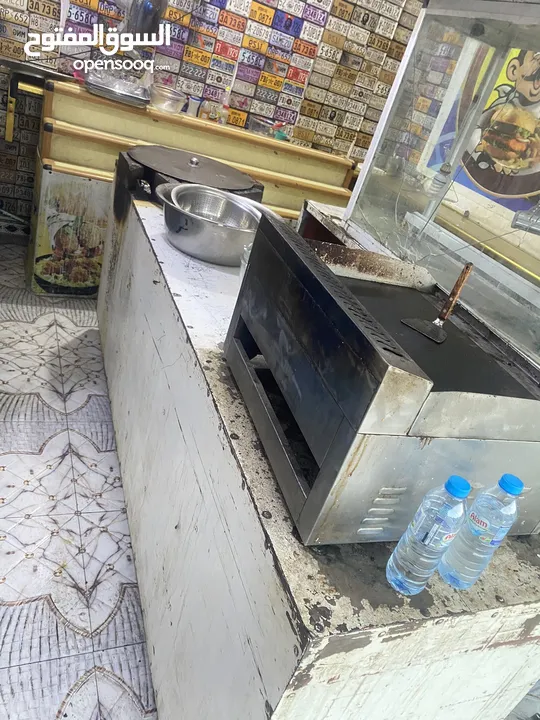 اغراض مطعم للبيع عنوان البصره القبله حي القائم شارع ام هاني