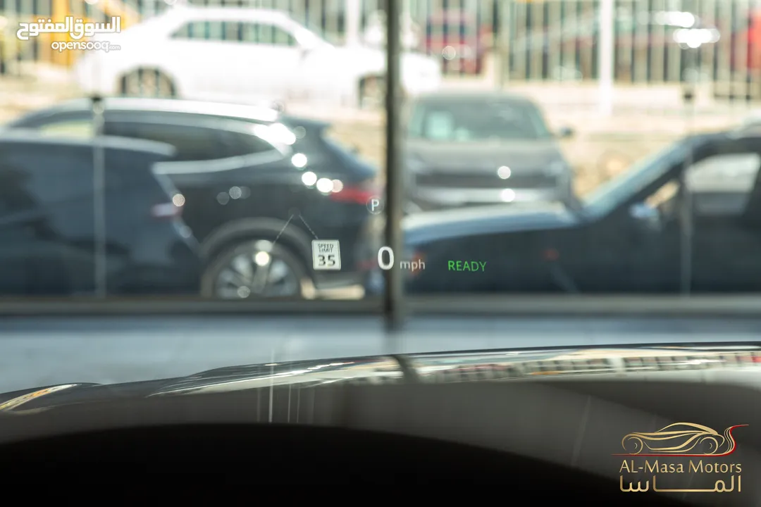 Range Rover Vogue Hse 2020 Plug in hybrid   السيارة بحالة الوكالة و قطعت مسافة 50,000 ميل فقط
