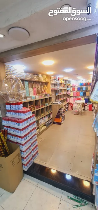 فرصة رائعة جدا  محل البيع جيد جداً محل تجهيز مناسبات وا الهدايا