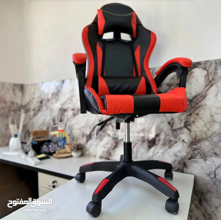 اكتشف كرسي الألعاب المميز الجديد – تصميم فخم، راحة لا مثيل لها، وتجربة لعب ترتقي للمستوى الاحترافي!