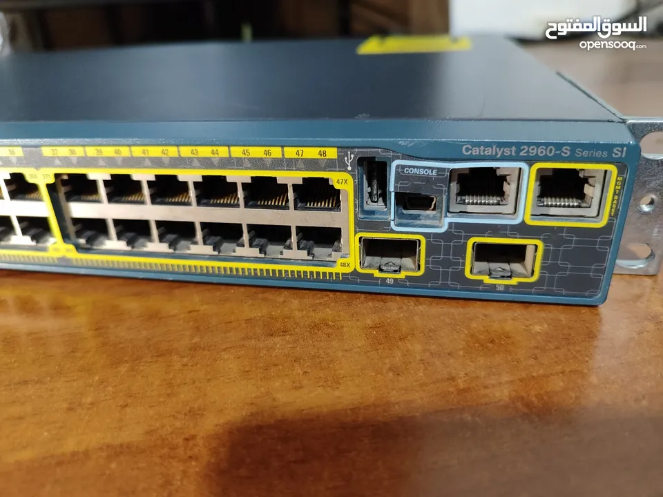 موزع شبكة 48 منفذ Cisco 2960 switch