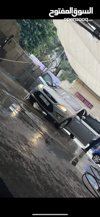 سيارة فورد مونديو
