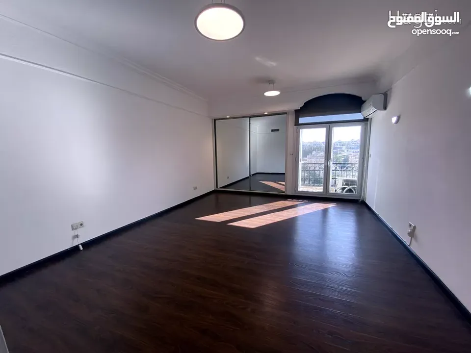 شقة غير مفروشة للإيجار 360م2 ( Property 17869 ) سنوي فقط