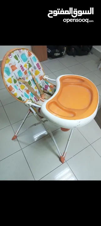 عربات ومقاعد و سراير اطفال بحاله ممتازه للبيع في اربد