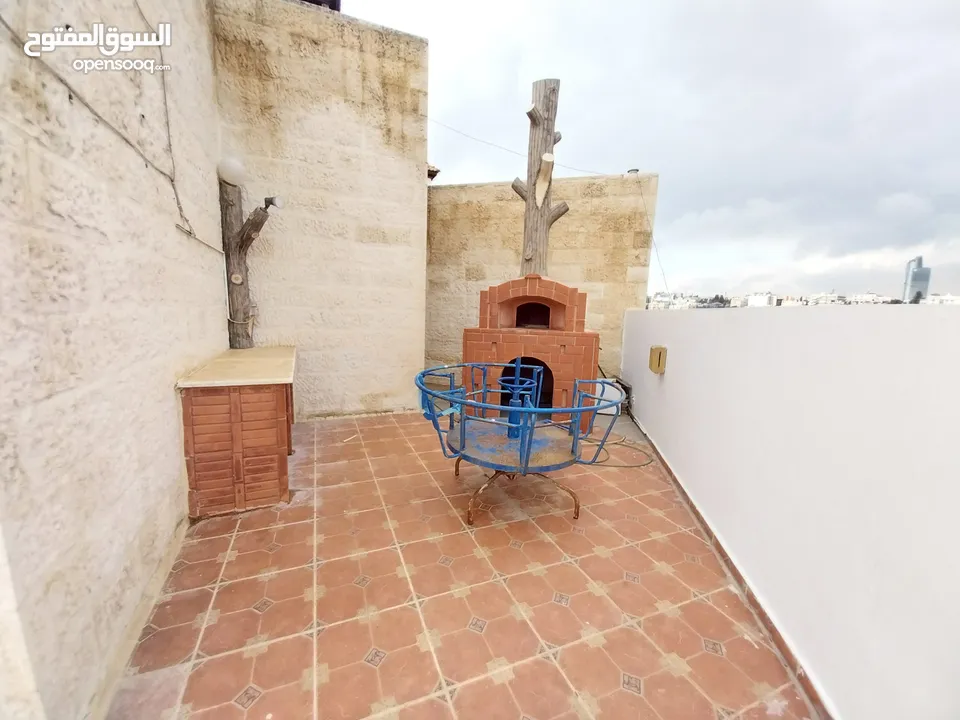 شقة غير مفروشة للإيجار 300م2 ( Property 19257 )-174965400