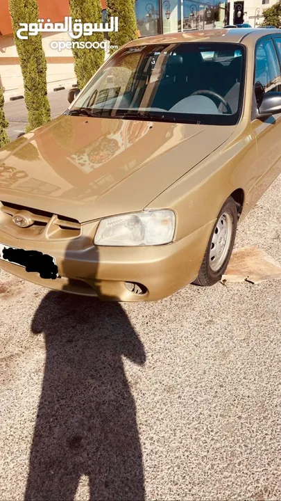 هيونداي أكسنت لون ذهبي مميز موديل فيرنا