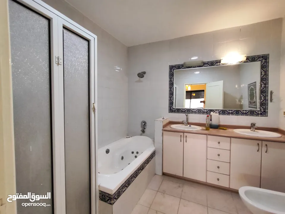 شقة غير مفروشة للإيجار – الطيرة  شارع روما – تصميم فاخر وراحة لا مثيل لها