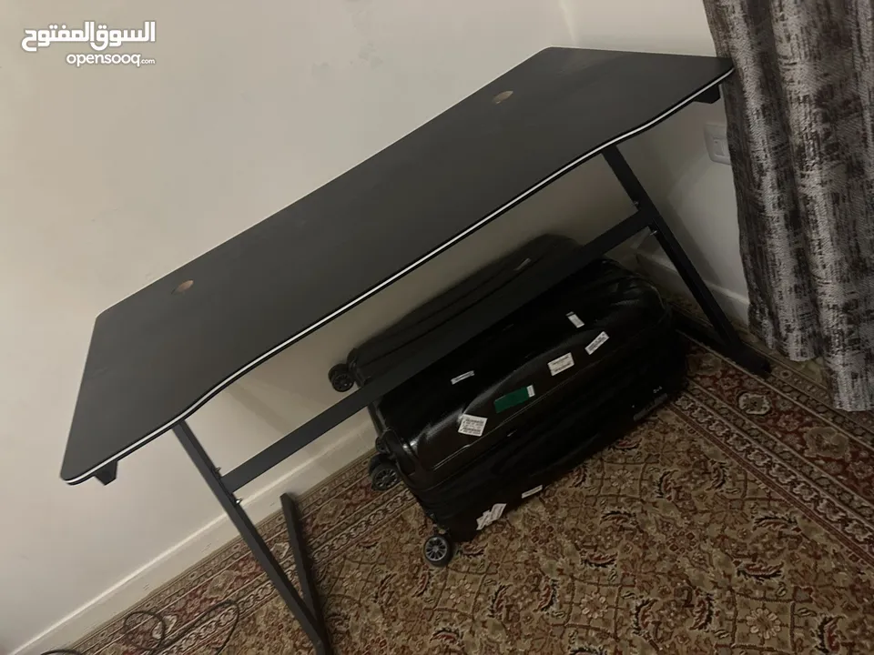 طاولة غير مستعمل