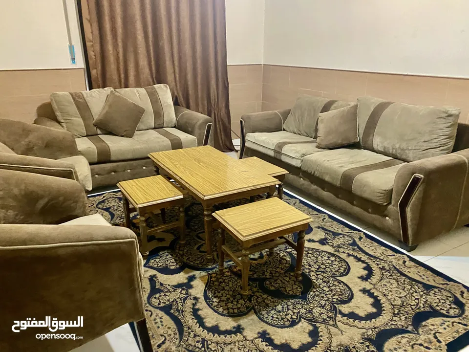 شقة مفروشة (غرفة وصالة) للايجار ضاحية الرشيد- خلف الجامعة الاردنية وبالقرب من التعليم العالي