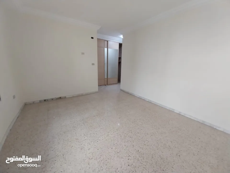 شقة غير مفروشة للإيجار ( Property 38820 ) سنوي فقط