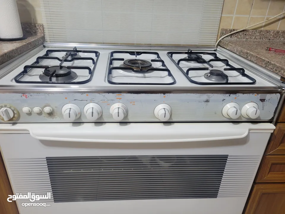 غاز تكنو إيطالي بحالة ممتازة خمس عيون