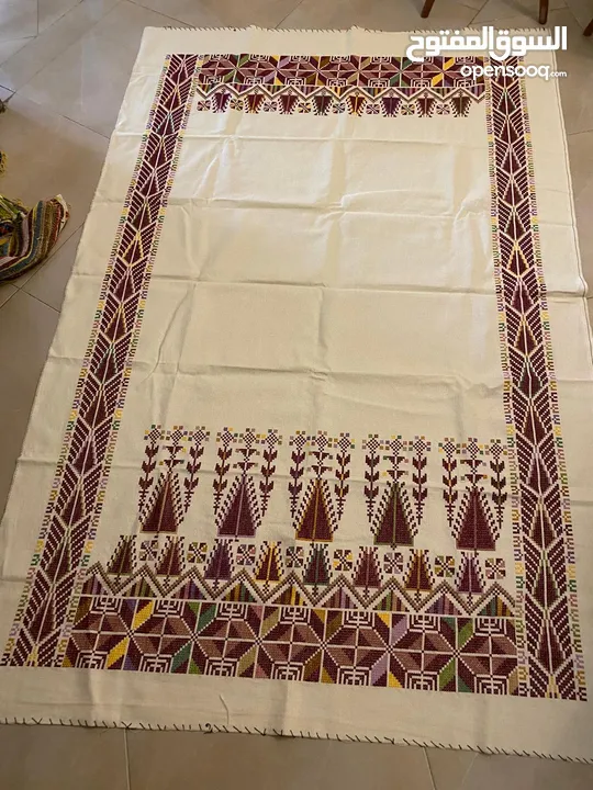 مراية تطريز مع اطار خشب
