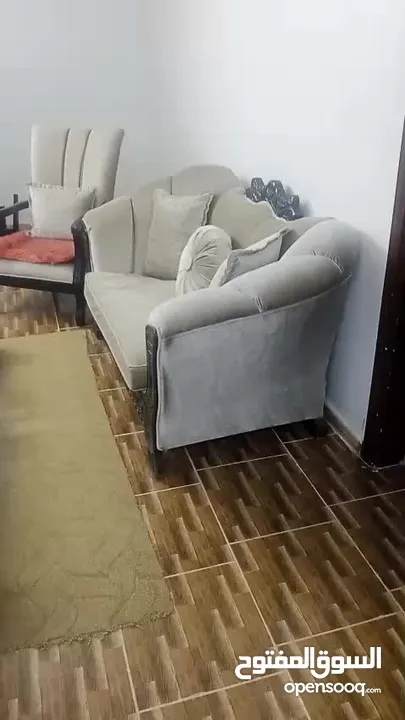 طقم كنب بحال الوكالة مثل ما هو موضح بالصور