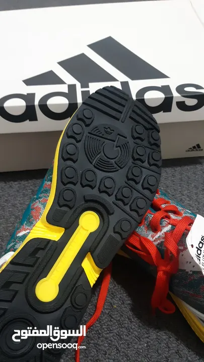 للبيع جديد بالليبل  بوط Adidas فيتنام  43 Size