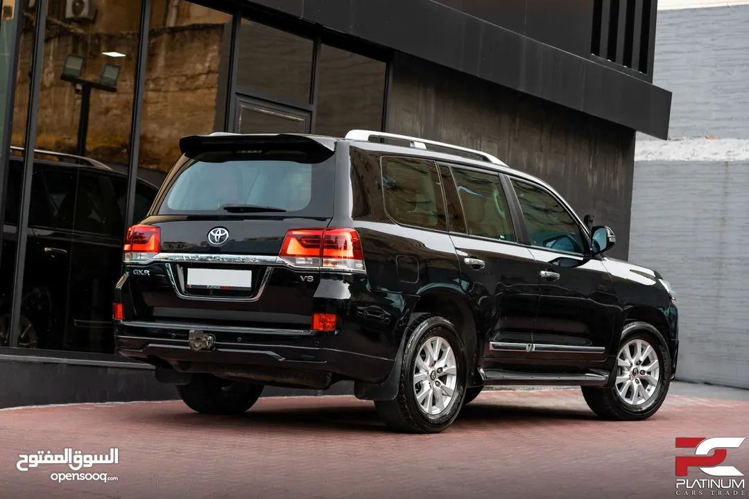 2018 Toyota Land Cruiser GX.R بسعر مميز 8 سلندر