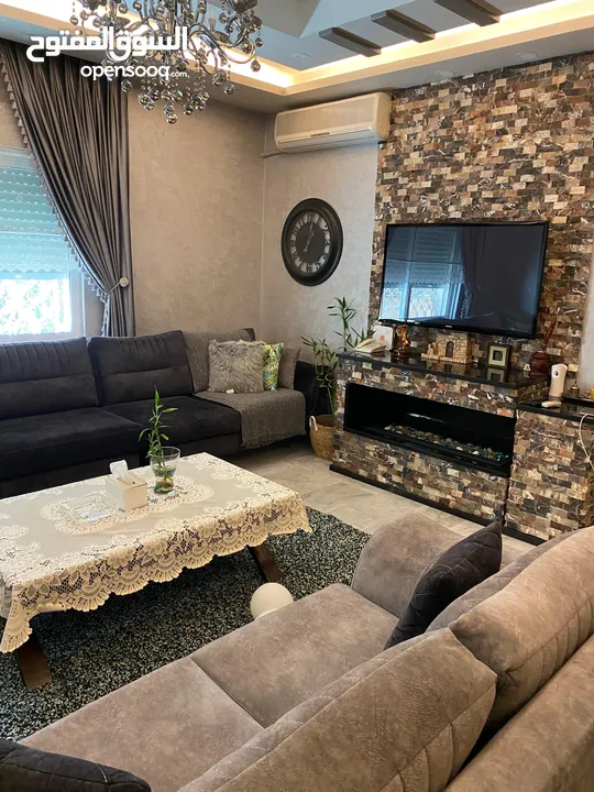 شقة طابق ارضي للبيع بطبربور 212 متر