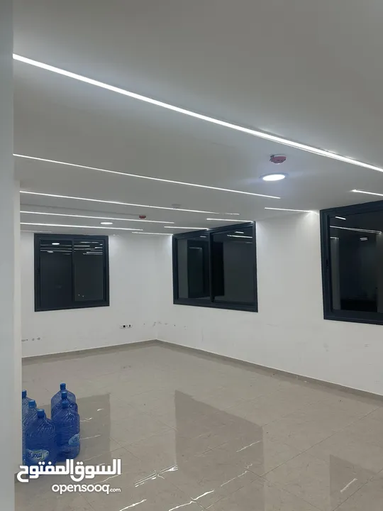 مكتب بمنطقة حيوية للإيجار