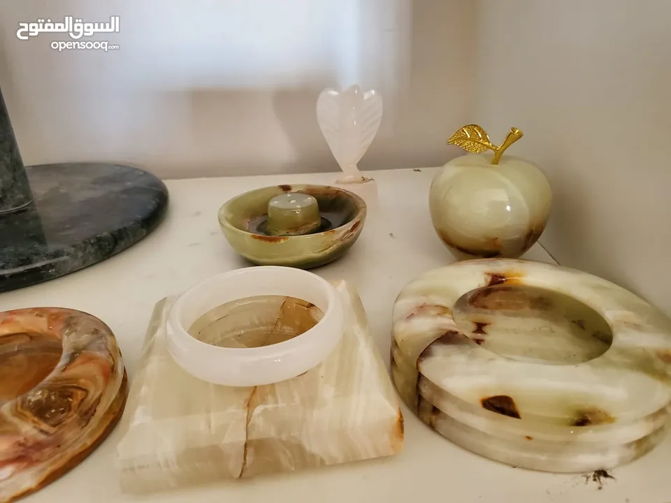 Marble and onyx Decorations