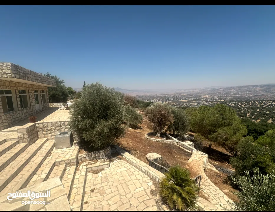 مزرعة للبيع   بأجمل  مناطق الصبيحي (ميسرة) على قمة الجبل ذو اطلالة خلابة