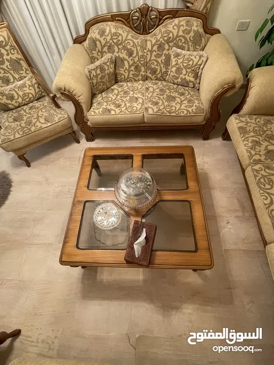 طقم كنب غرفة استقبال بحاله ممتازه