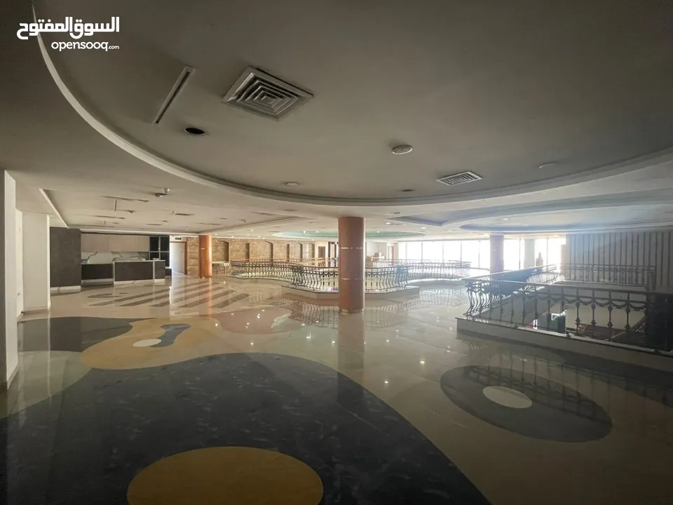 مبنى استثماري للإيجار ref : 48127