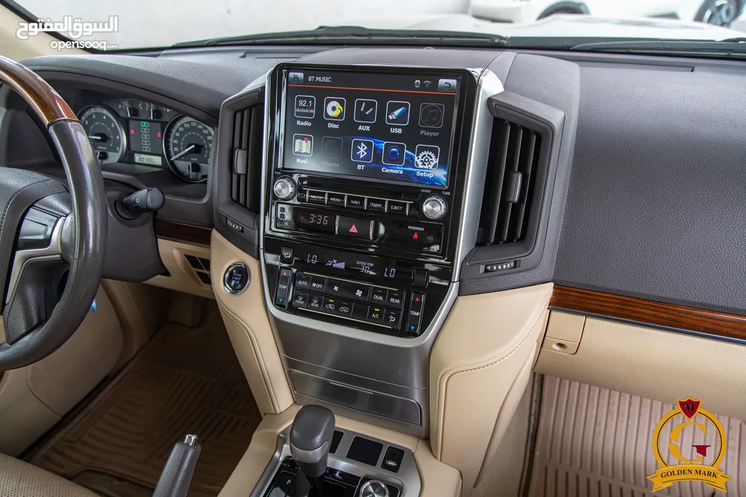 Toyota Land Cruiser 2017 Gx-r V8  السيارة بحالة الوكالة و قطعت مسافة 80,000 كم