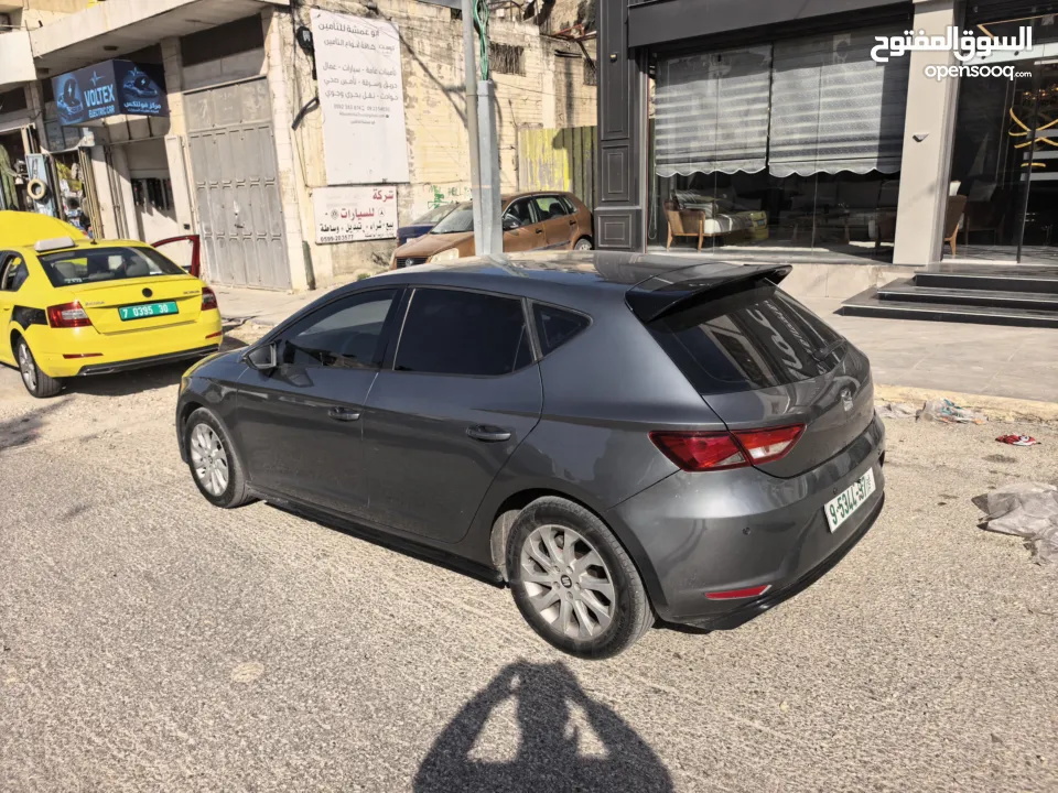 سيات ليون اوتوماتيك