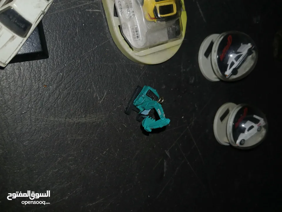 مجسمات سيارات حجم صغير من اليابان