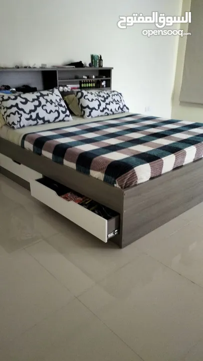 Urgent sale - clean and almost new 3 sets of king size beds with storage drawers and mattresses