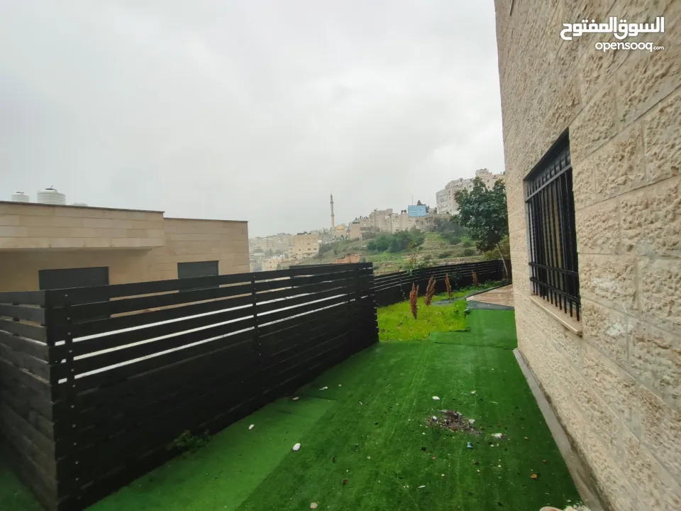 شقة غير مفروشة مع حديقه للايجار في عين مصباح