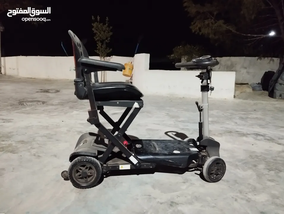 عربات احتياجات خاصة ولكبار السن سهلة الاستخدام