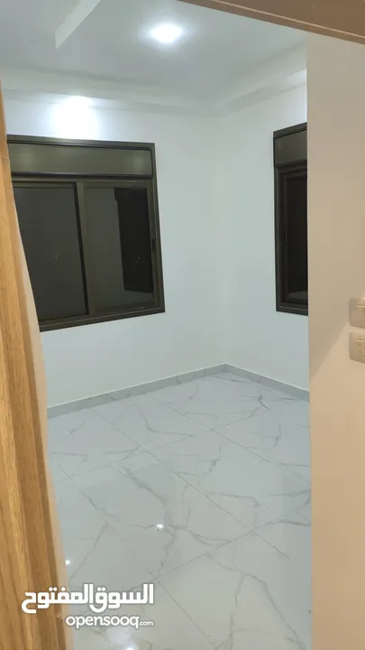 شقة  للإيجار جديدة لم تُسكن – تشطيبات سوبر ديلوكس - اربد مجمع عمان الجديد