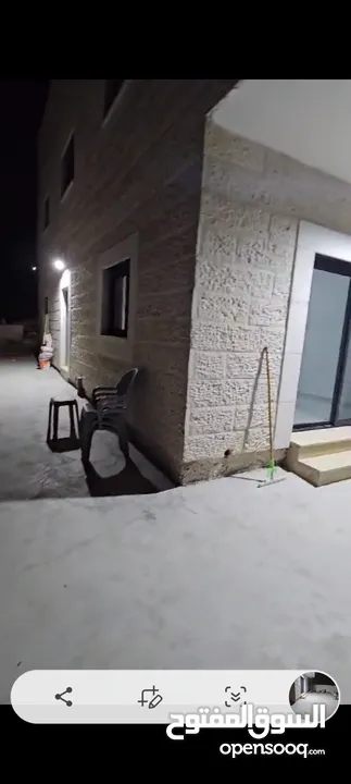 بيت مستقل في كفرنعمه طابقين حجر جدبد مع ارض 450متر