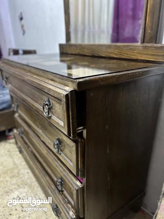 غرفه نوم فخمه وانيقه مفرده شبه جديده خشب عيار ثقيل اقرء الوصف كامل مشان تستفادو واذا بدكم فيديو كمان