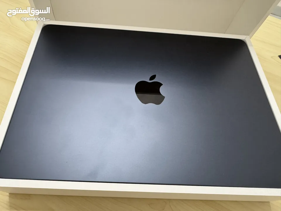MacBook Air M3 2024