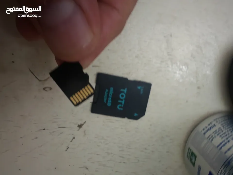 بحالة ممتازة جديدة لكن بدون علبة MicroSd 128 GB