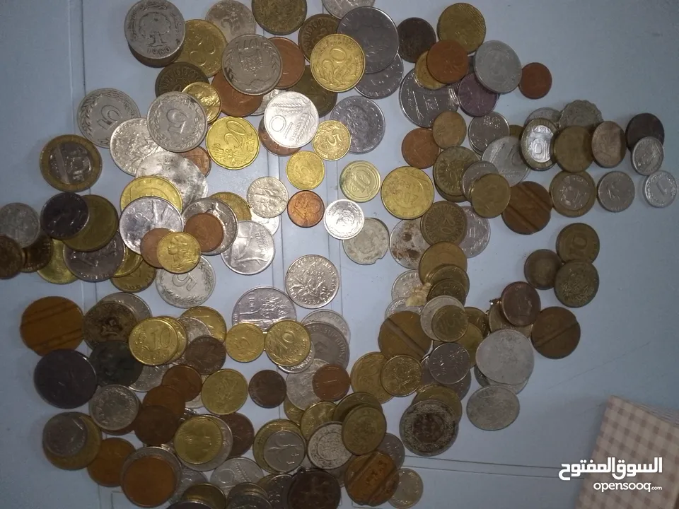 عملات معدنيه متنوعه