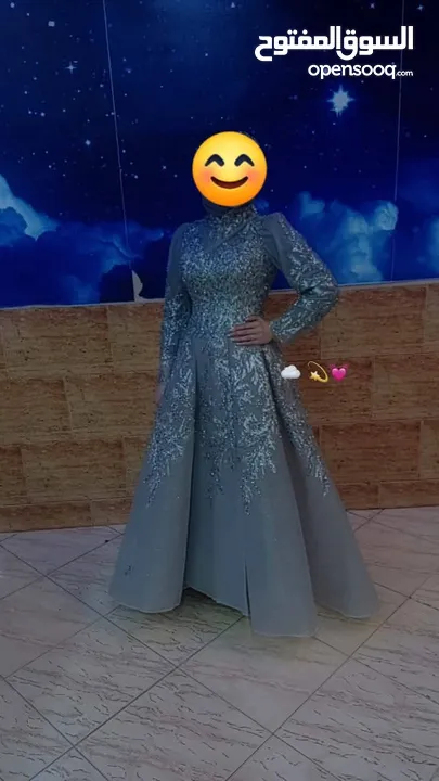 فستان للبيع لون سلفر