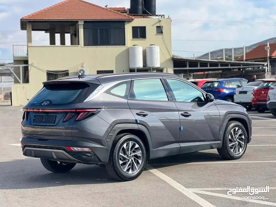 هونداي توسان/2022 فل الفل بدون فتحة سقف  2x4 ///240Hp بنزين + كهرباء  ( Haybrid) 1600cc