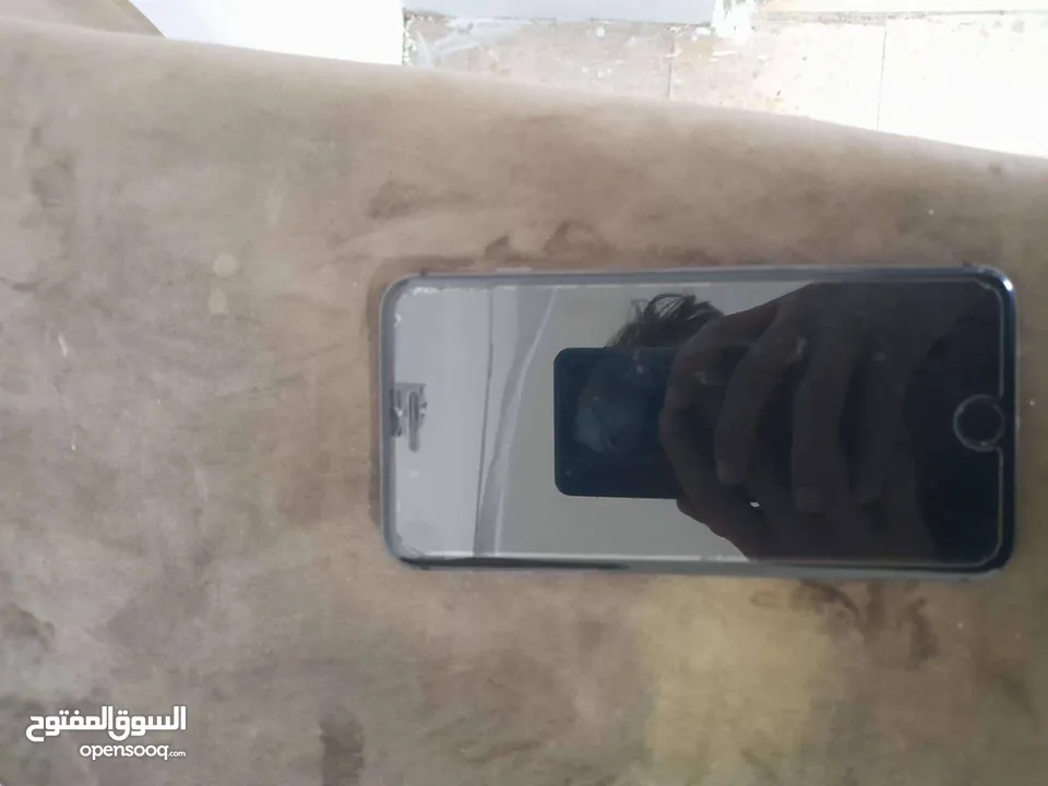 ايفون 8plus بحالة الوكالة مش مفتوح ختم الشركة ولا مغيرلو اشي للبيع او للبدل على لا بتوب او على تلفون