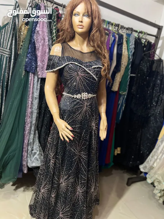 فساتين للبيع بسعر مغري